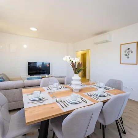 St Vitus Apartment *